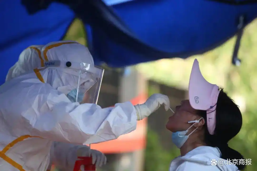 国内聚集性疫情防控调整:密接集中隔离,不再判定密接的密接