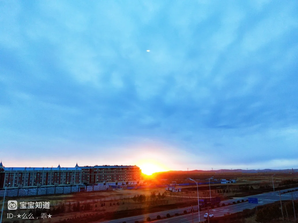 全球疫情下尽显中国优势，对比西方彰显祖国强大与团结