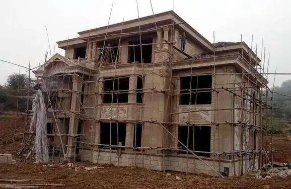 违章建筑举报途径及类型,这些情况都能向这些部门举报