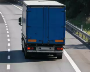 高速行驶暗藏的5条潜规则，老司机都可能中招