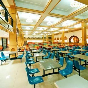 中美大学生活大不同！食堂篇带你看国内国外差异在哪